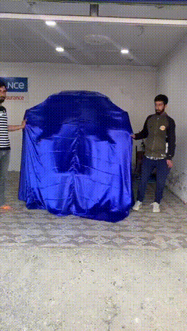 搞笑动图图片：旋转飞马！