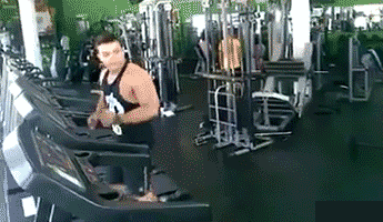 GIF：挖掘机：等下我看你怎么下去！
