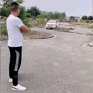 GIF集锦：学驾照的你，考驾照后的你