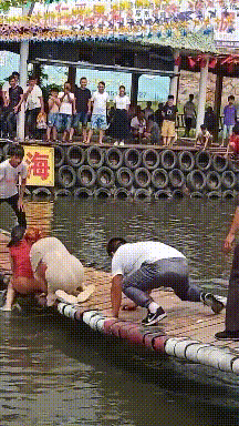 搞笑GIF：只是想庆祝夺冠而已