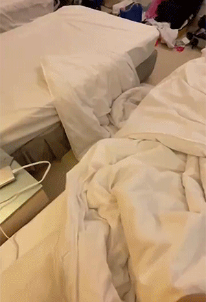 GIF搞笑集锦：谁更加社死呢？