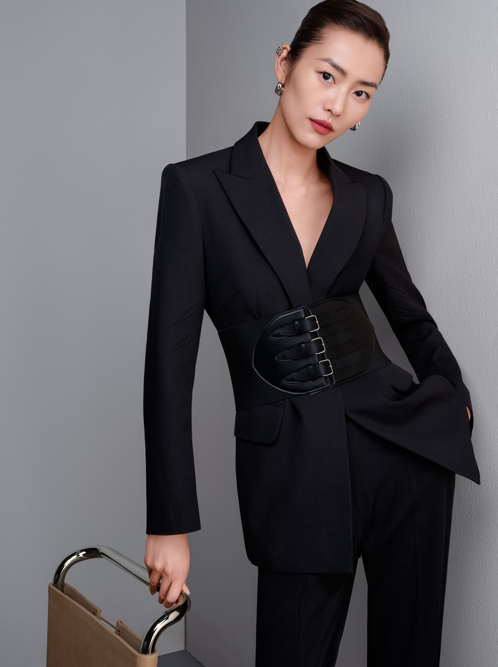 NET-A-PORTER进入“颇特”时代，携手刘雯开启时尚奢品新可能！