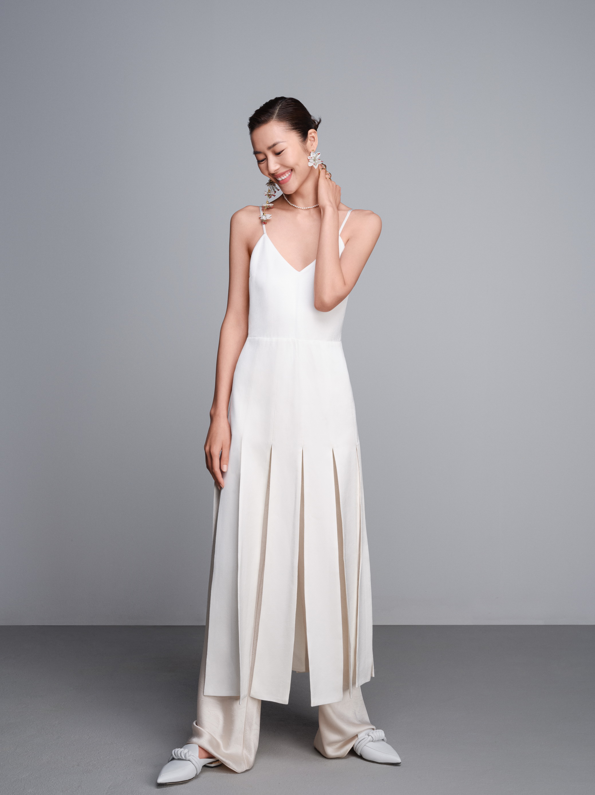 NET-A-PORTER进入“颇特”时代，携手刘雯开启时尚奢品新可能！