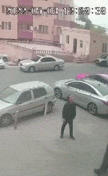 爆笑动态图:妈,你不知道我刚有多害怕