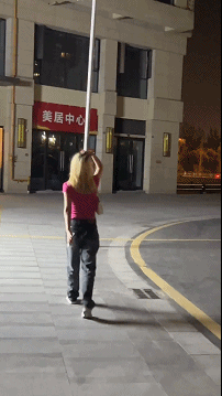 搞笑动图：怕是真的有人会用