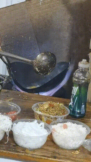 爆笑GIF：自己开车把自己给撞了？