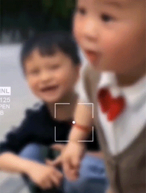 爆笑GIF：自己开车把自己给撞了？