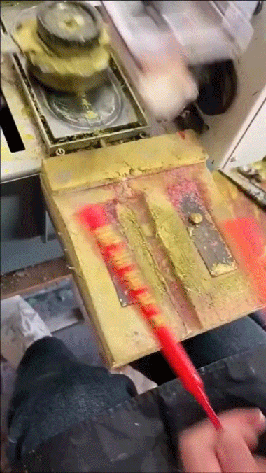 有趣的GIF：工资多少才能买得起这个？