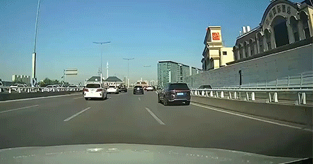 搞笑GIF动图：多少带点私人恩怨