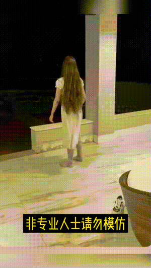 搞笑GIF动图：多少带点私人恩怨