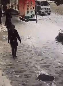 爆笑GIF：这以后分家了也方便，你一块我一块