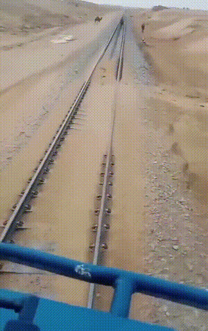爆笑GIF：这以后分家了也方便，你一块我一块