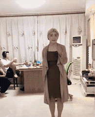 爆笑GIF：这以后分家了也方便，你一块我一块