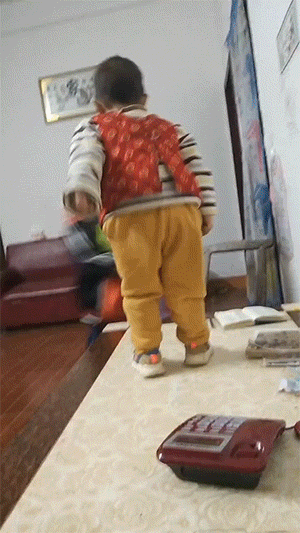 搞笑动图图片：现在做核酸门槛这么高吗？