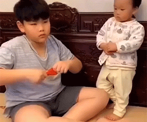 搞笑GIF：舔狗是没有未来的