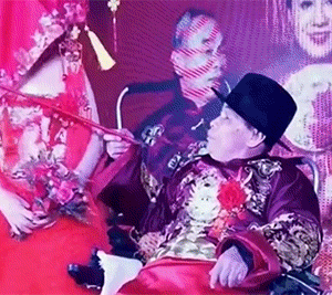 新婚之日竟然这么尴尬，日后可怎么办！