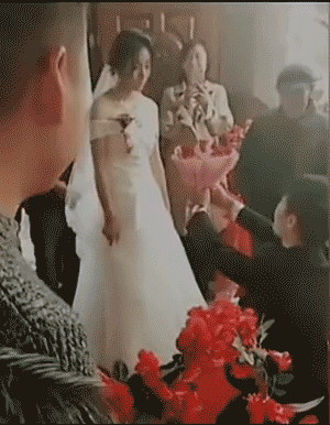 新婚之日竟然这么尴尬，日后可怎么办！