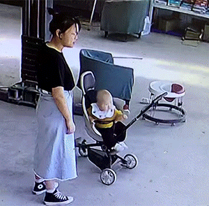 搞笑动图图片：我现在相信隆胸能挡子弹了