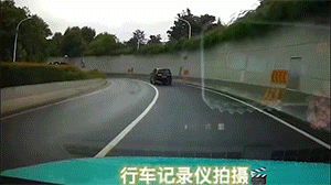 搞笑GIF：监控下的惊奇一幕幕！