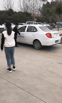 搞笑动图图片:几个破表情,居然演出一场大戏