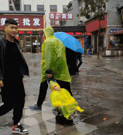 搞笑动图图片:几个破表情,居然演出一场大戏