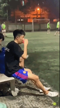 搞笑动图图片:几个破表情,居然演出一场大戏