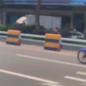 搞笑动图图片:几个破表情,居然演出一场大戏
