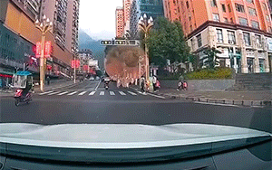 搞笑GIF：啊这……100%杀灭病毒！