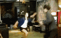 搞笑GIF：啊这……100%杀灭病毒！