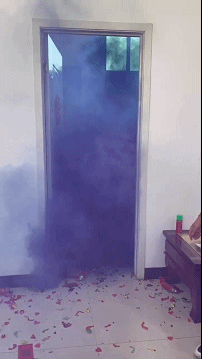 搞笑GIF：啊这……100%杀灭病毒！