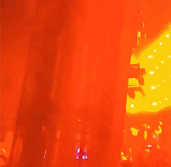 有趣的GIF:双卡双待,无缝切换~