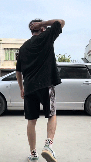 搞笑有趣的GIF：女朋友煮的玉米就是不一样