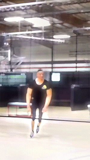 搞笑有趣的GIF：女朋友煮的玉米就是不一样