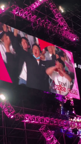 有意思的GIF:民警劝说半天不下来,直到特警出现……