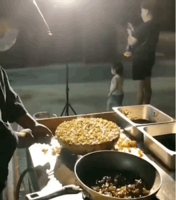 爆笑动图：你看吧，爱情还是值得相信的