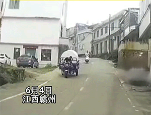 搞笑的GIF动图：这坡度、这颜色，不科学啊！