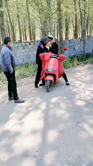 搞笑的GIF动图：这坡度、这颜色，不科学啊！