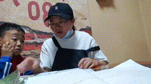 搞笑GIF：这反应能力可还行？