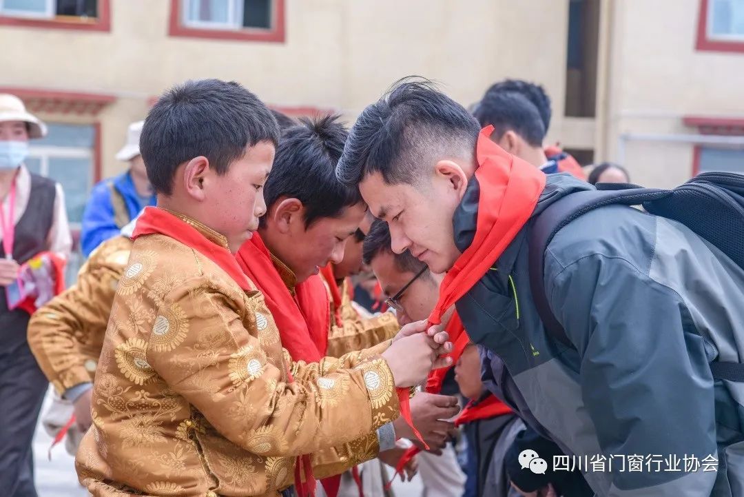 迎接七一建党节|赴若尔盖县阿西镇下热尔村小学爱心助学公益活动_腾讯