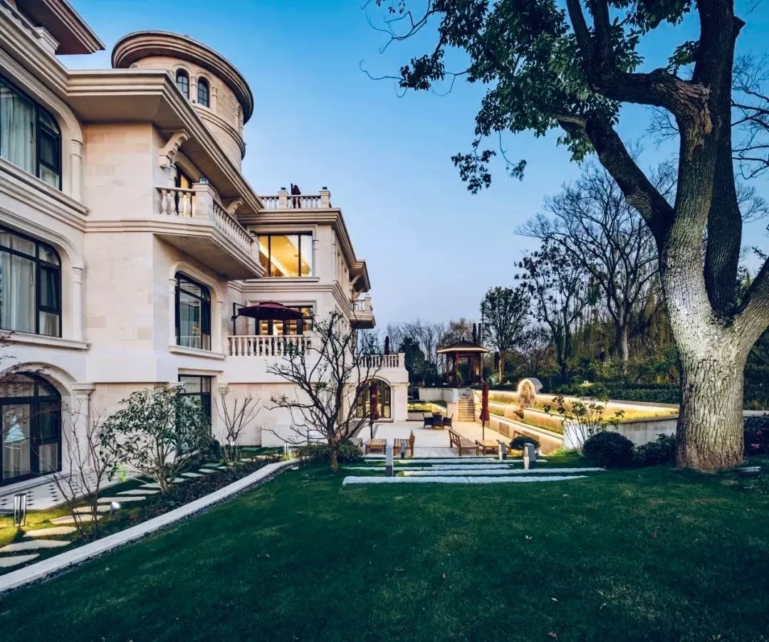 首页上海松江佘山月湖山庄售楼处电话地址火热来袭迅速走红