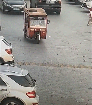 爆笑GIF：让你得瑟！让你得瑟！