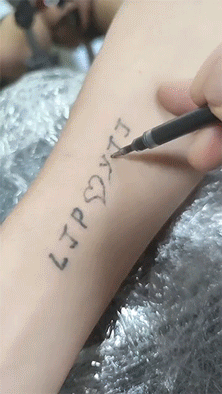 搞笑的GIF：这比广场舞还占地方，不过比广场舞好玩！