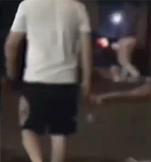搞笑的GIF：这比广场舞还占地方，不过比广场舞好玩！