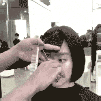 爆笑GIF图:小朋友能有什么坏心思,只是想证明我的饭吃完了