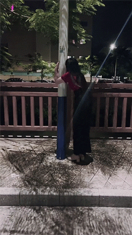 爆笑GIF图:小朋友能有什么坏心思,只是想证明我的饭吃完了