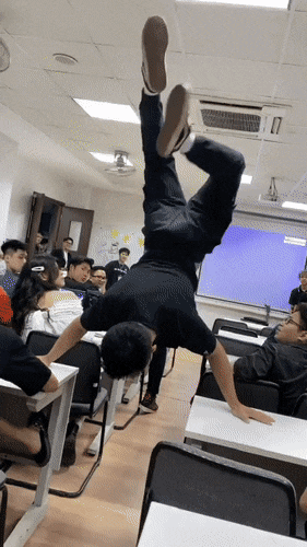 搞笑动图:倒霉的时候,努力也没用