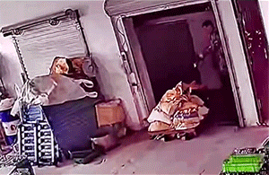 搞笑动态图:年度最佳励志短片