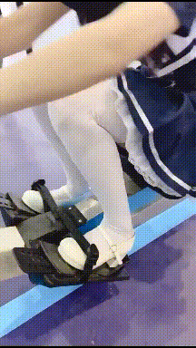 妹子内涵GIF：可爱的啦！