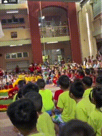 搞笑GIF动图 谭警官的节目还是保守了 搞笑GIF 图5