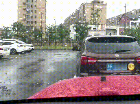 爆笑的GIF图 她们真的好开心呀 搞笑GIF 图3